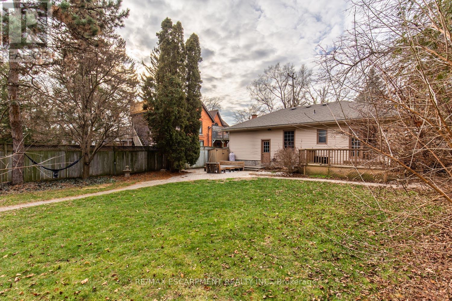 961 Shadeland Avenue, Burlington, Ontario  L7T 2M4 - Photo 36 - W12105375
