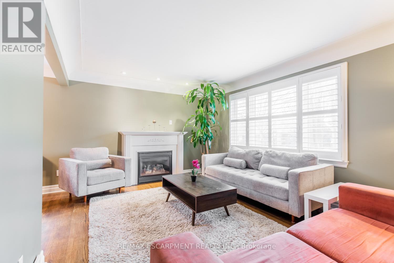 961 Shadeland Avenue, Burlington, Ontario  L7T 2M4 - Photo 5 - W12105375