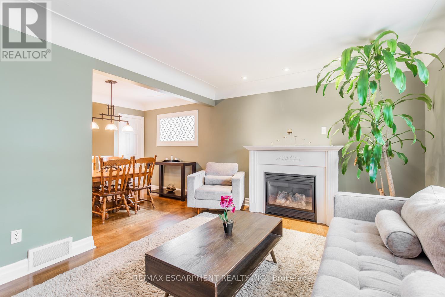 961 Shadeland Avenue, Burlington, Ontario  L7T 2M4 - Photo 6 - W12105375