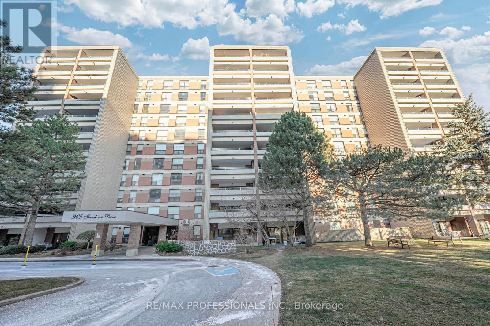 Property at 407 - 965 INVERHOUSE DRIVE image 1