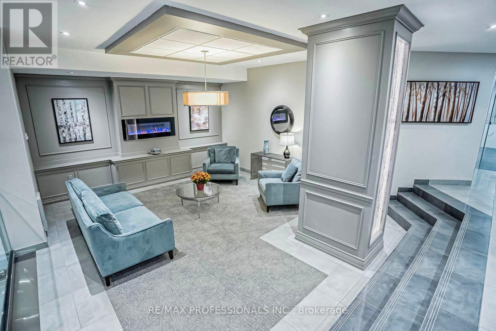 Property at 407 - 965 INVERHOUSE DRIVE image 2