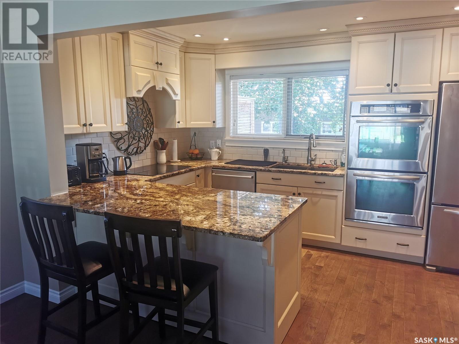 Property at 314 Dore WAY image 2