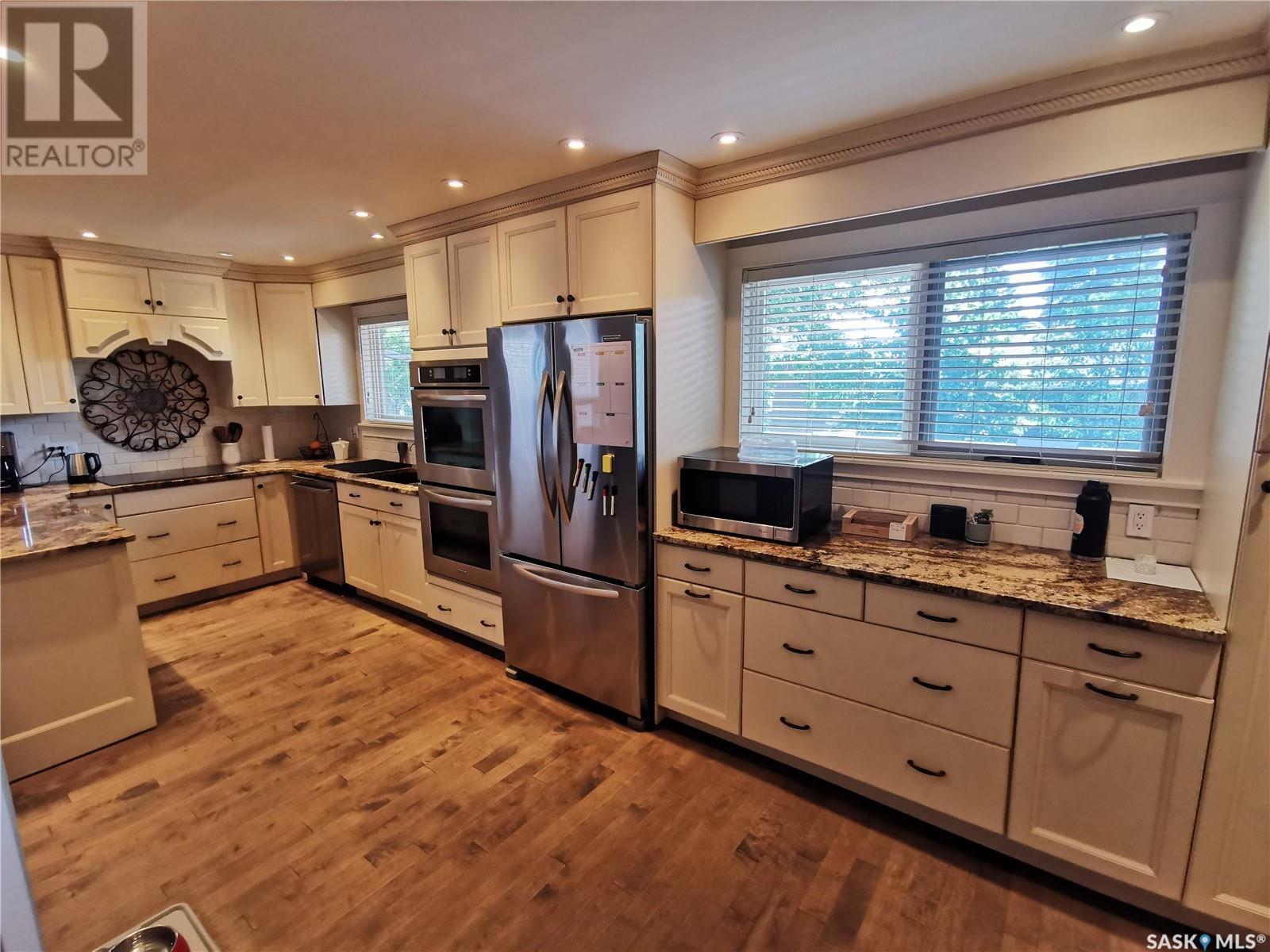 Property at 314 Dore WAY image 3