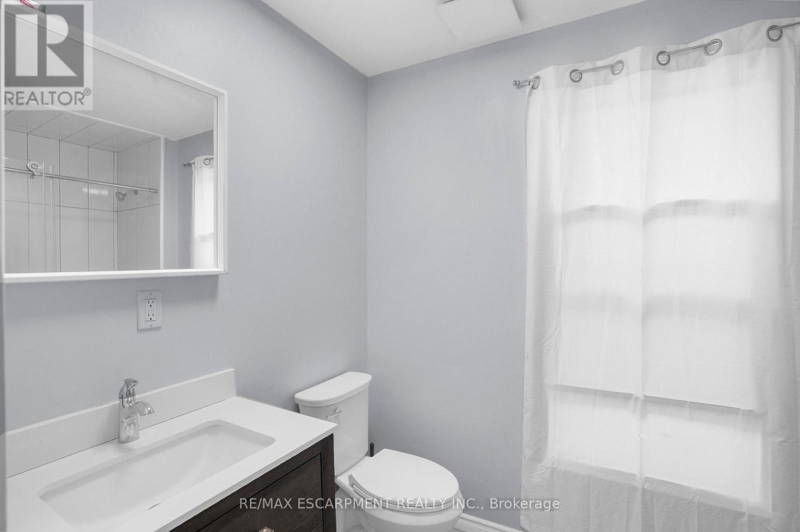 11 Wright Avenue, Hamilton, Ontario  L8L 2T5 - Photo 14 - X12105353