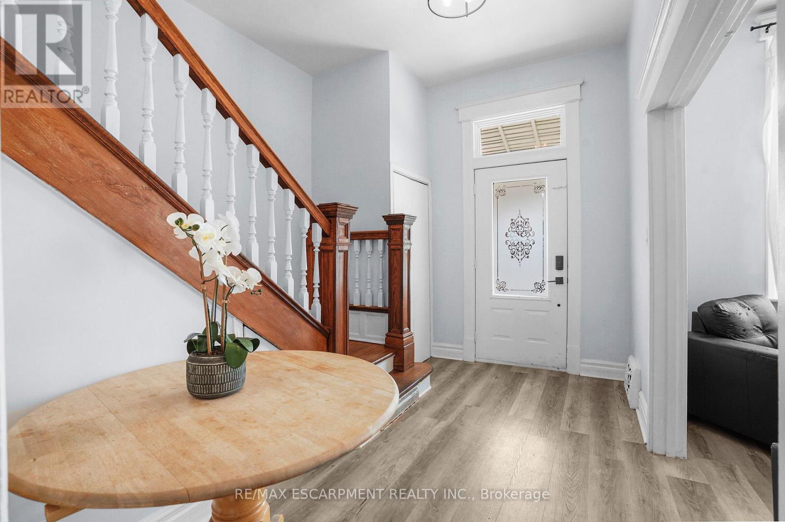 11 Wright Avenue, Hamilton, Ontario  L8L 2T5 - Photo 3 - X12105353