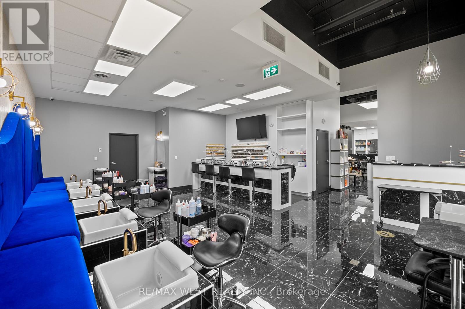 211-213 - 130 Columbia Street W, Waterloo, Ontario  N2L 0G6 - Photo 10 - X12105459
