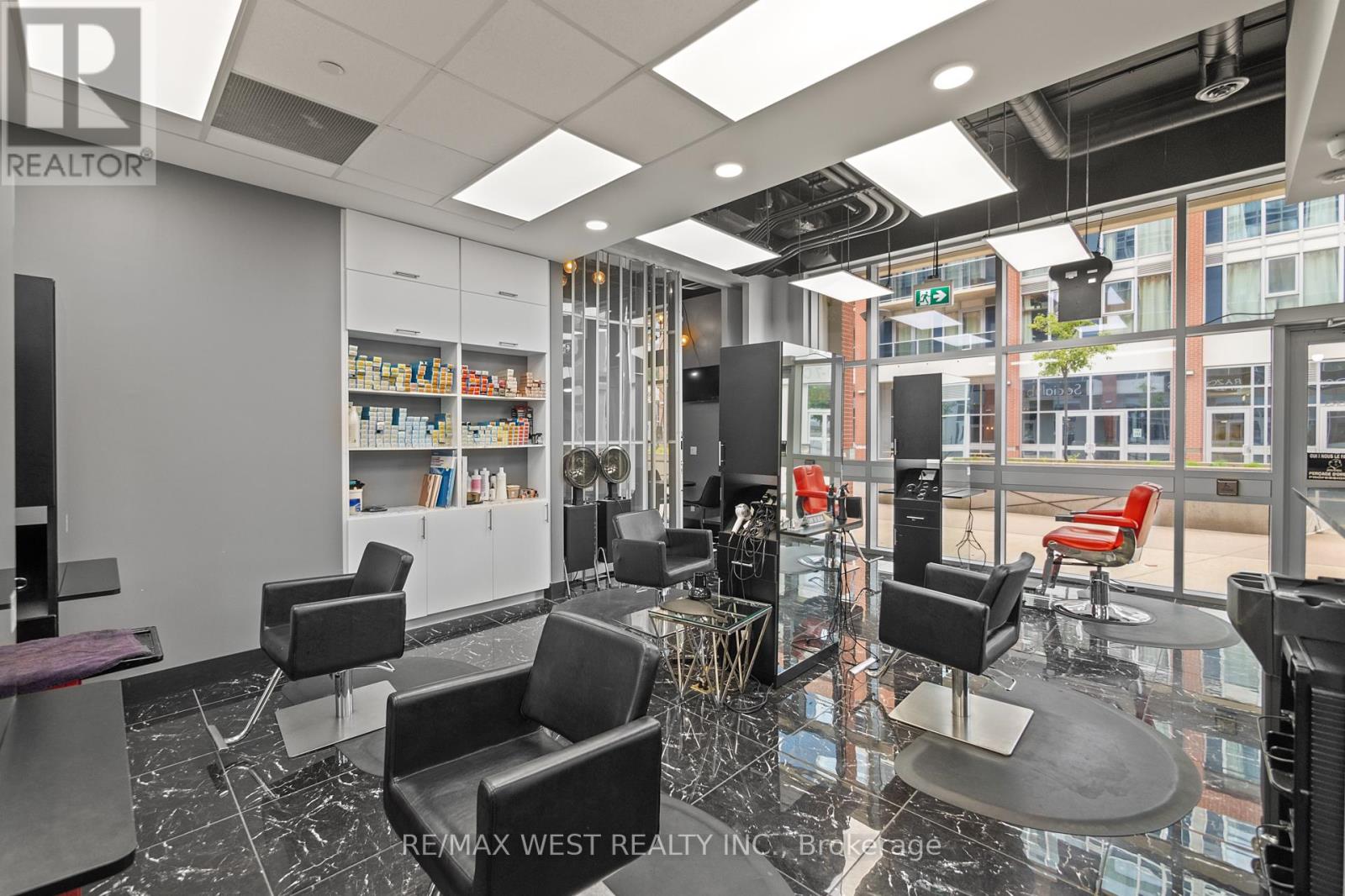 211-213 - 130 Columbia Street W, Waterloo, Ontario  N2L 0G6 - Photo 17 - X12105459
