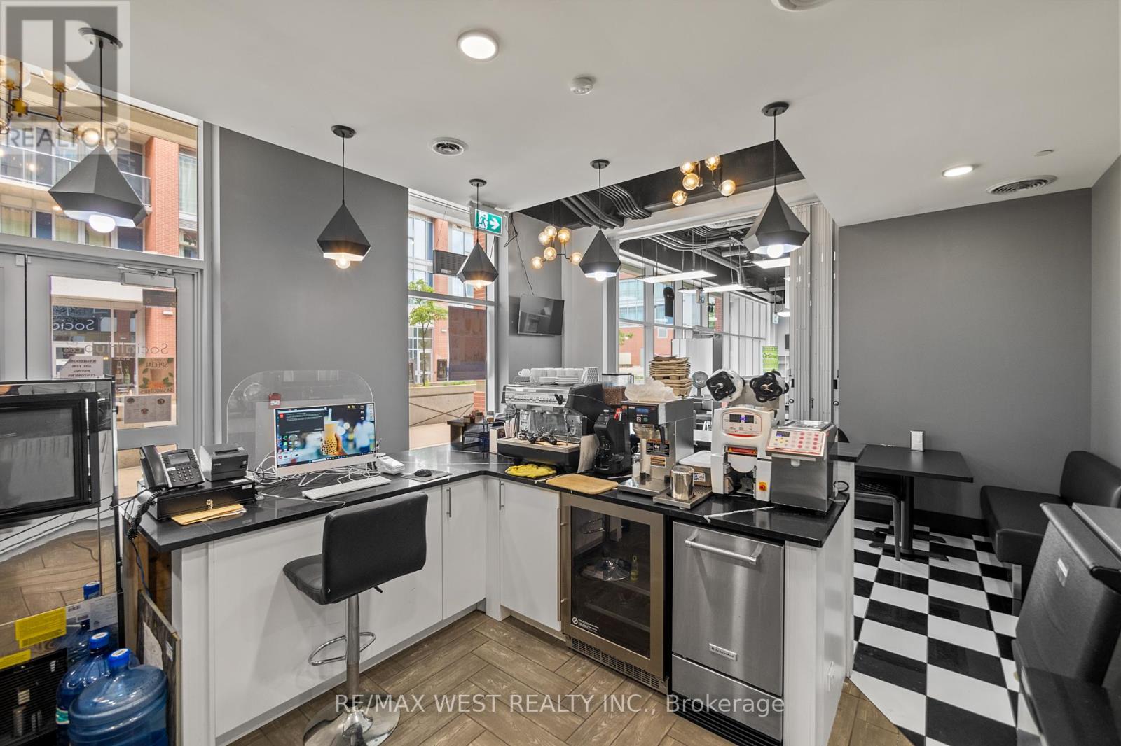 211-213 - 130 Columbia Street W, Waterloo, Ontario  N2L 0G6 - Photo 27 - X12105459