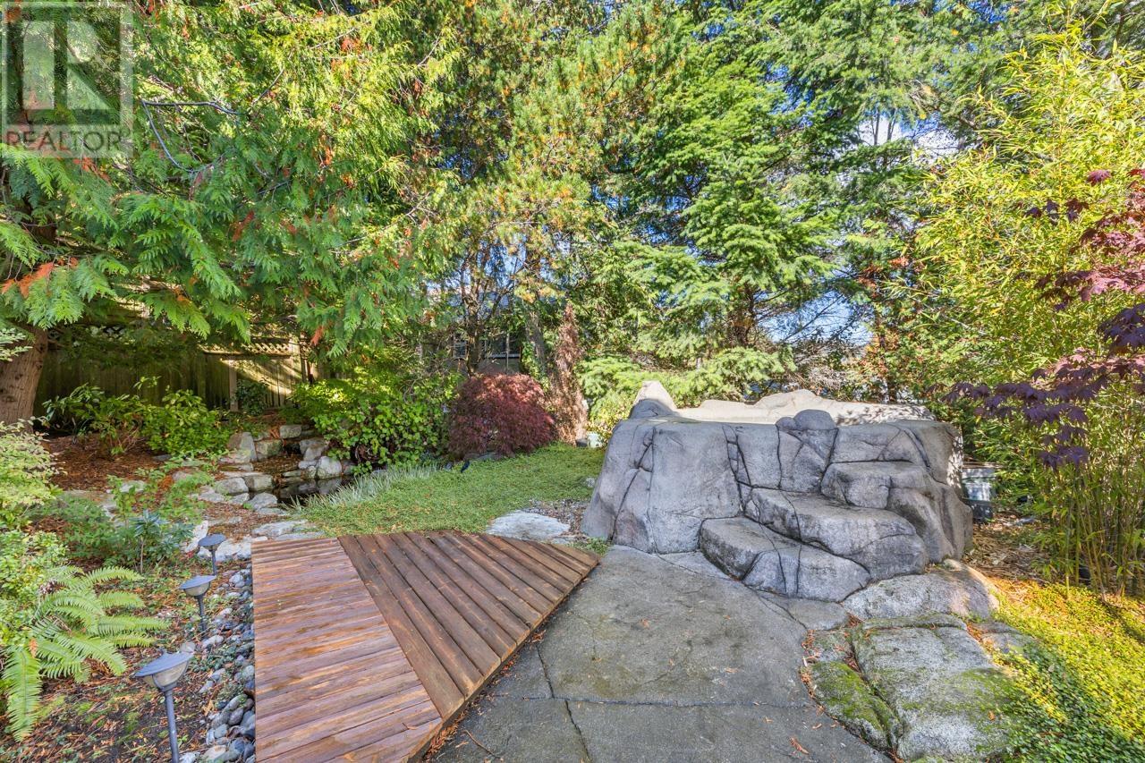 5401 West Vista Court, West Vancouver, British Columbia  V7W 3G8 - Photo 34 - R2994500