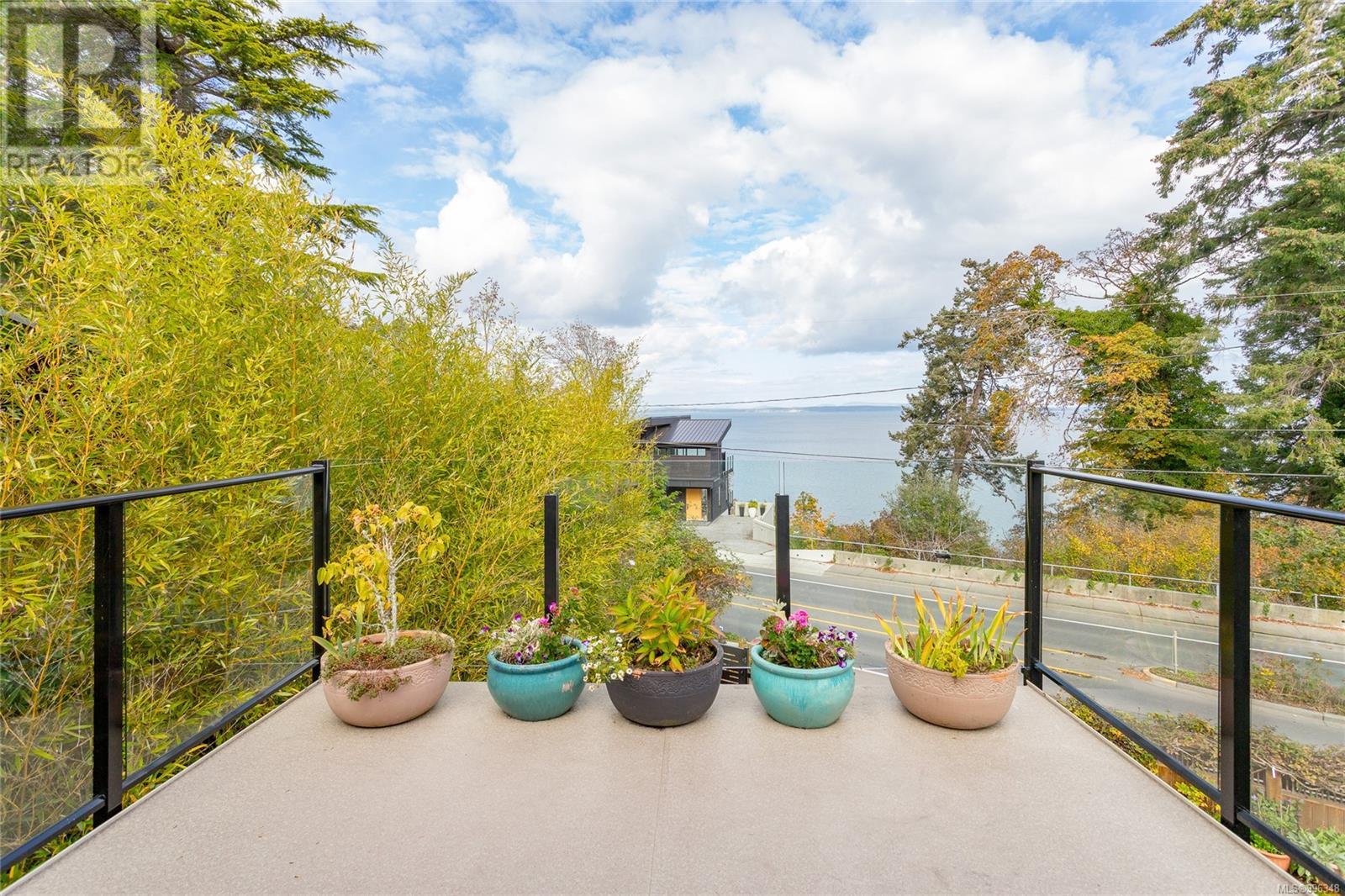 Property at 4572 Cordova Bay Rd image 4