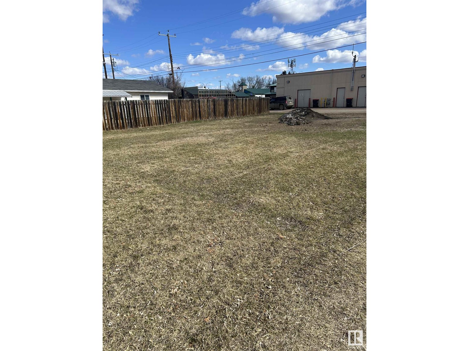 Property at 49 AVE 51 STREET image 5