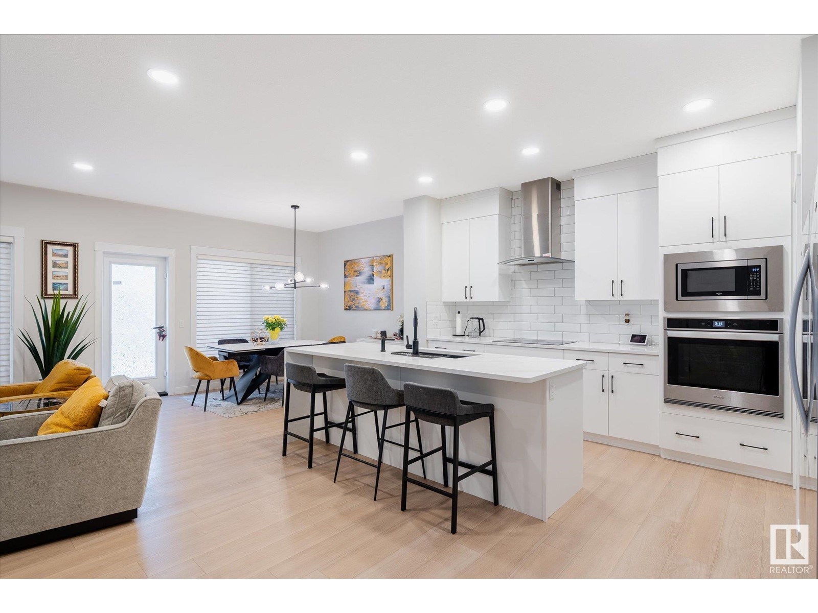 Property at 23022 96A AV NW image 3