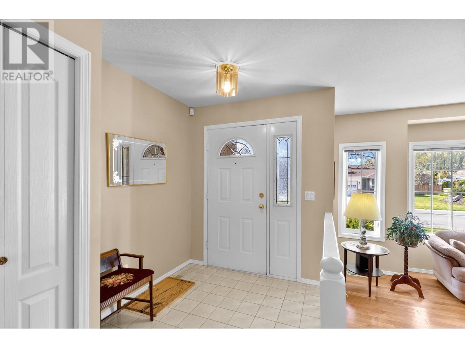 Property at 390 McTavish Crescent image 3