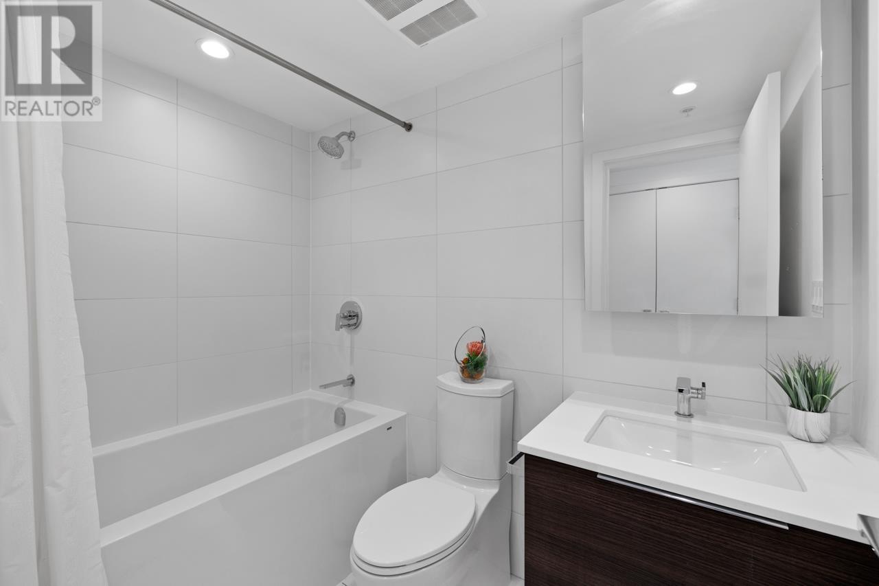 210 450 Westview Street, Coquitlam, British Columbia  V3K 6C3 - Photo 11 - R2991102