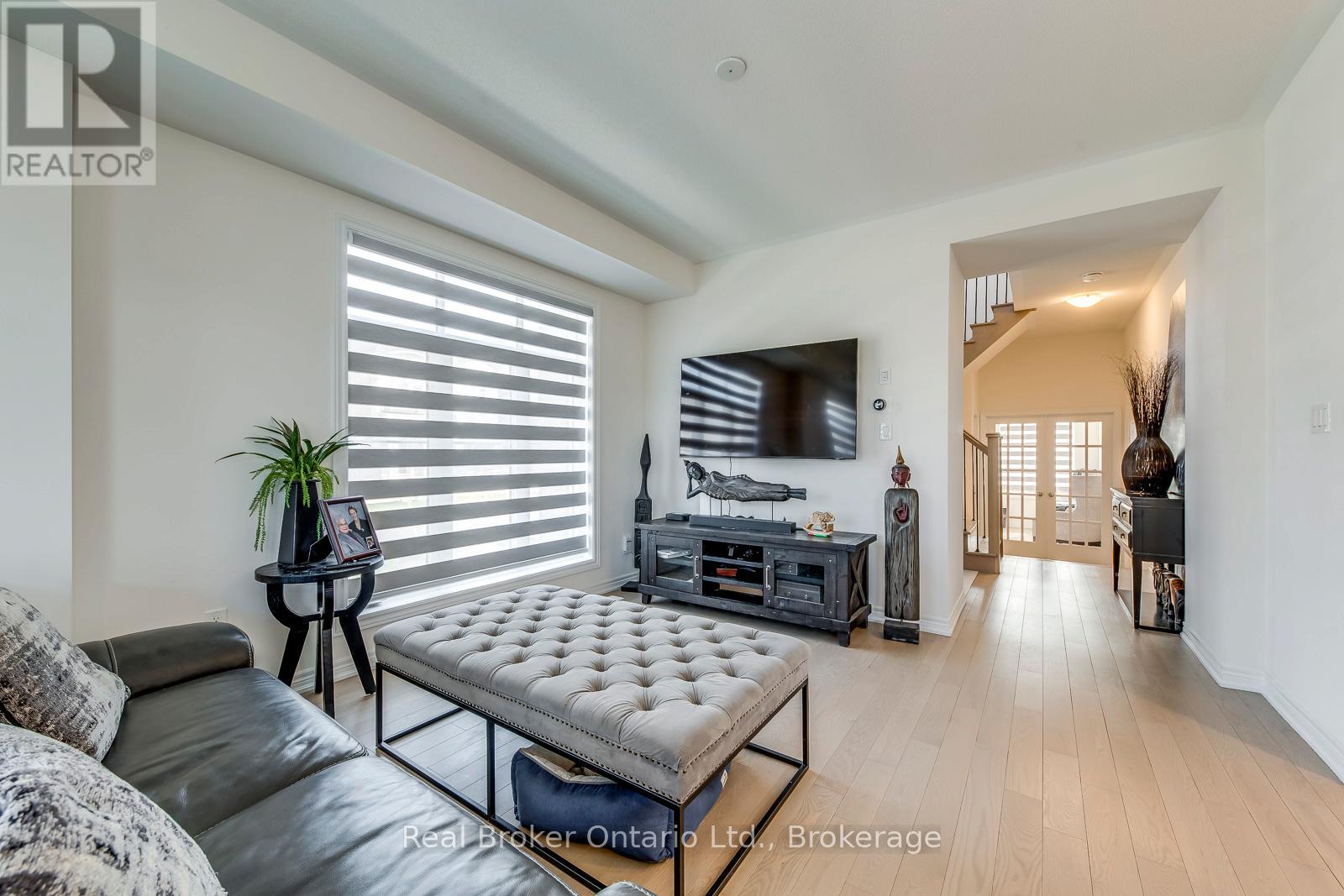 3131 Goodyear Road, Burlington, Ontario  L7M 0Z9 - Photo 3 - W12105471