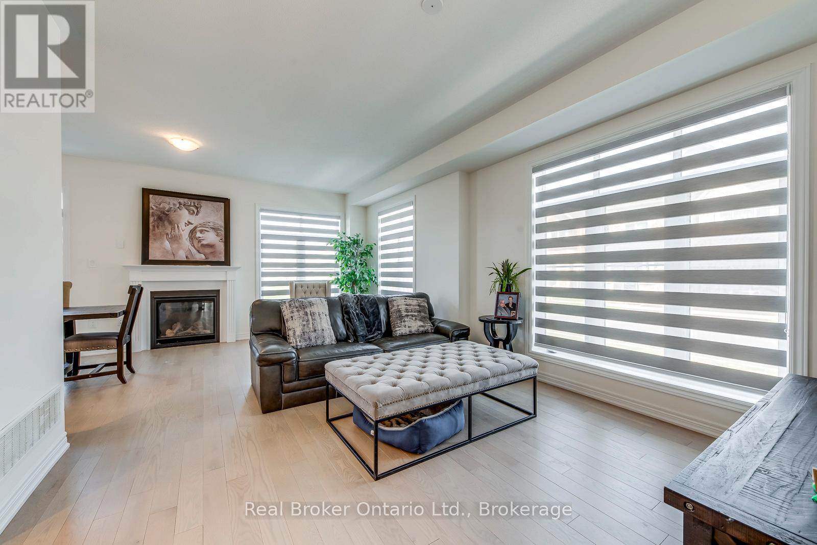 3131 Goodyear Road, Burlington, Ontario  L7M 0Z9 - Photo 4 - W12105471