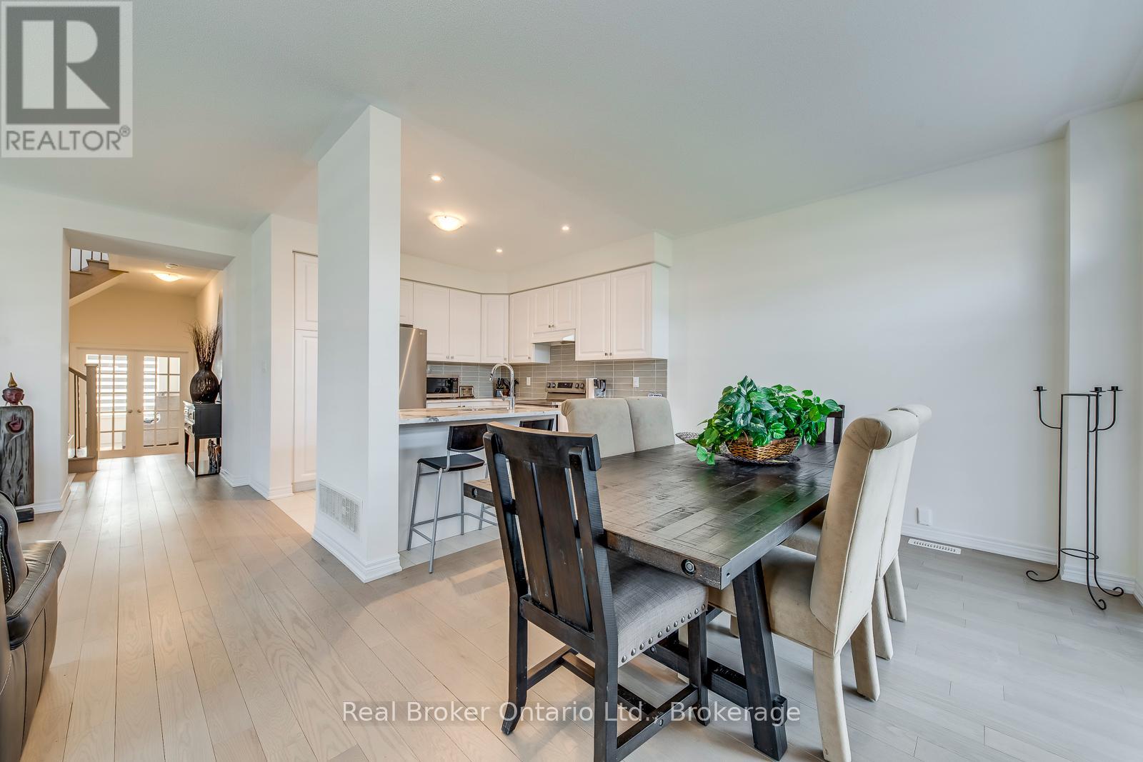 3131 Goodyear Road, Burlington, Ontario  L7M 0Z9 - Photo 5 - W12105471