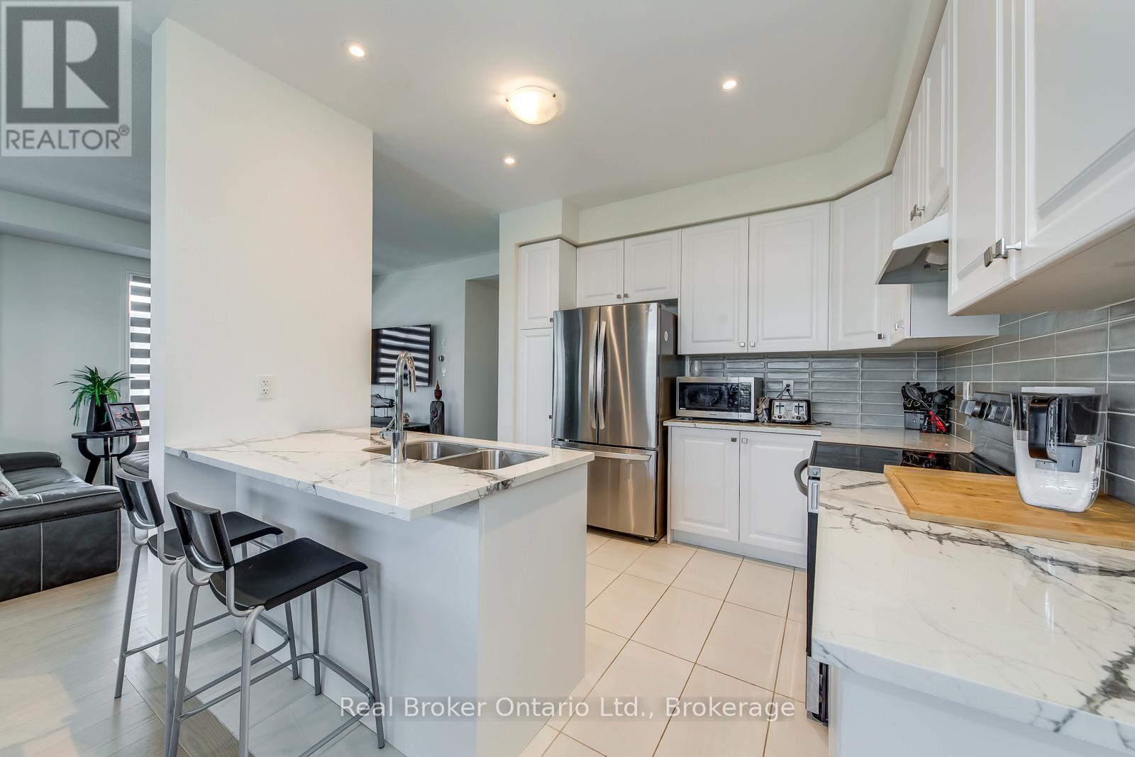 3131 Goodyear Road, Burlington, Ontario  L7M 0Z9 - Photo 7 - W12105471