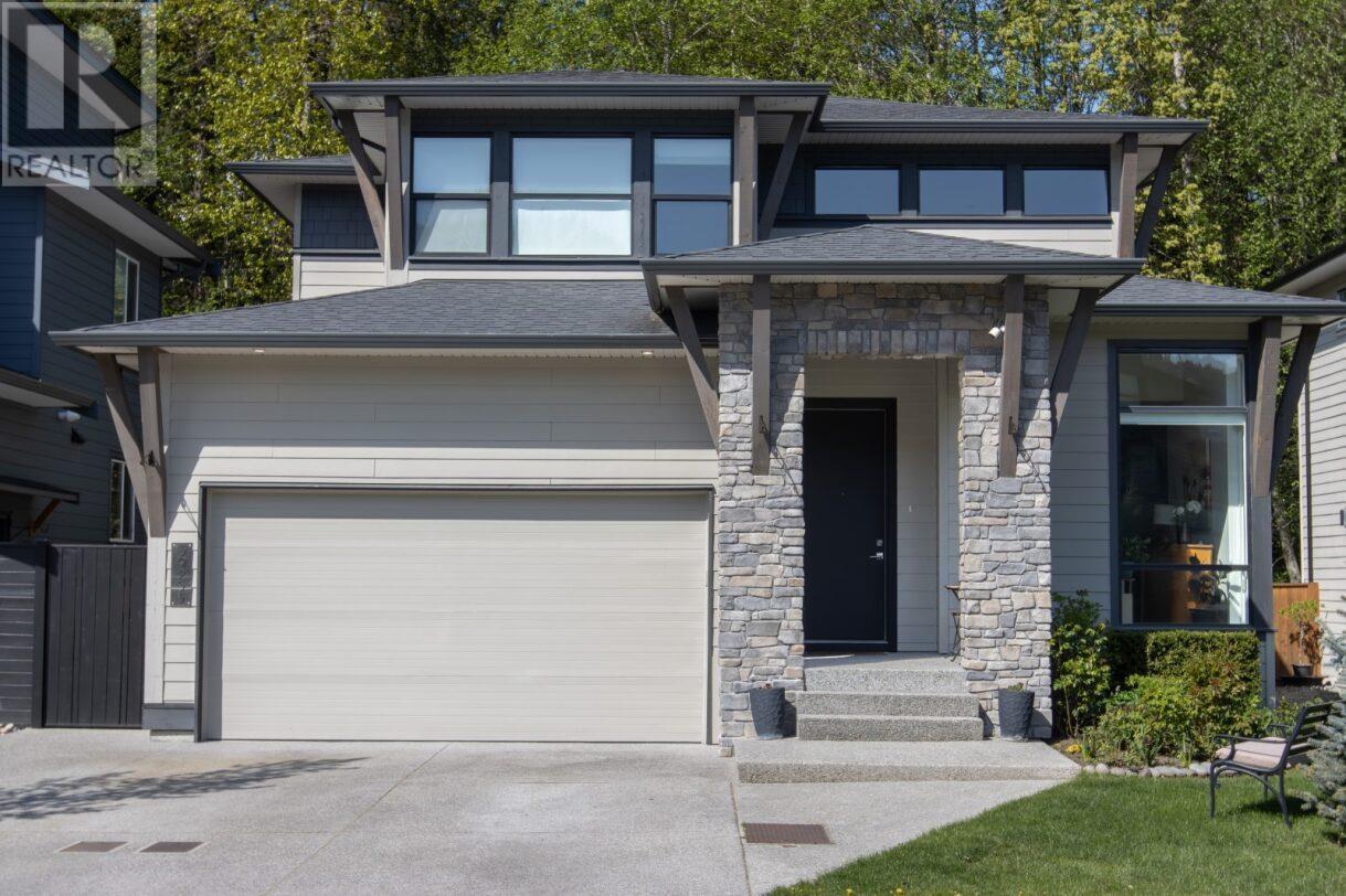 39253 Falcon Crescent, Squamish, British Columbia  V8B 0V8 - Photo 1 - R2994579