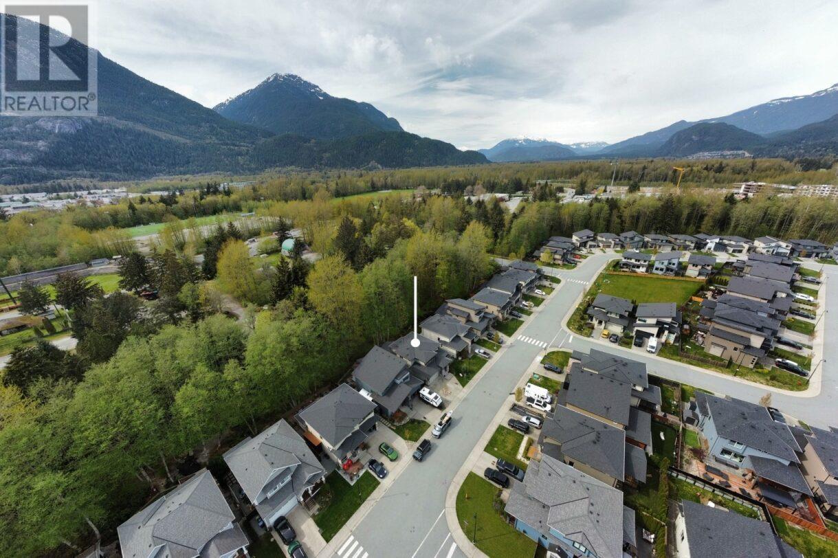 39253 Falcon Crescent, Squamish, British Columbia  V8B 0V8 - Photo 4 - R2994579