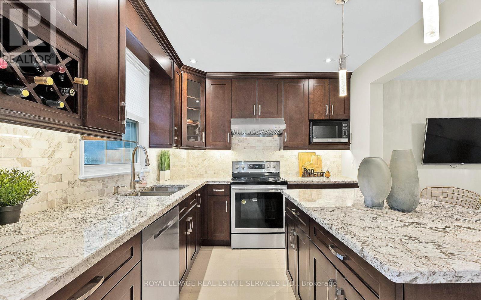 43 - 11 Stonedale Placeway, Toronto (Banbury-Don Mills), Ontario  M3B 1W2 - Photo 10 - C12105477