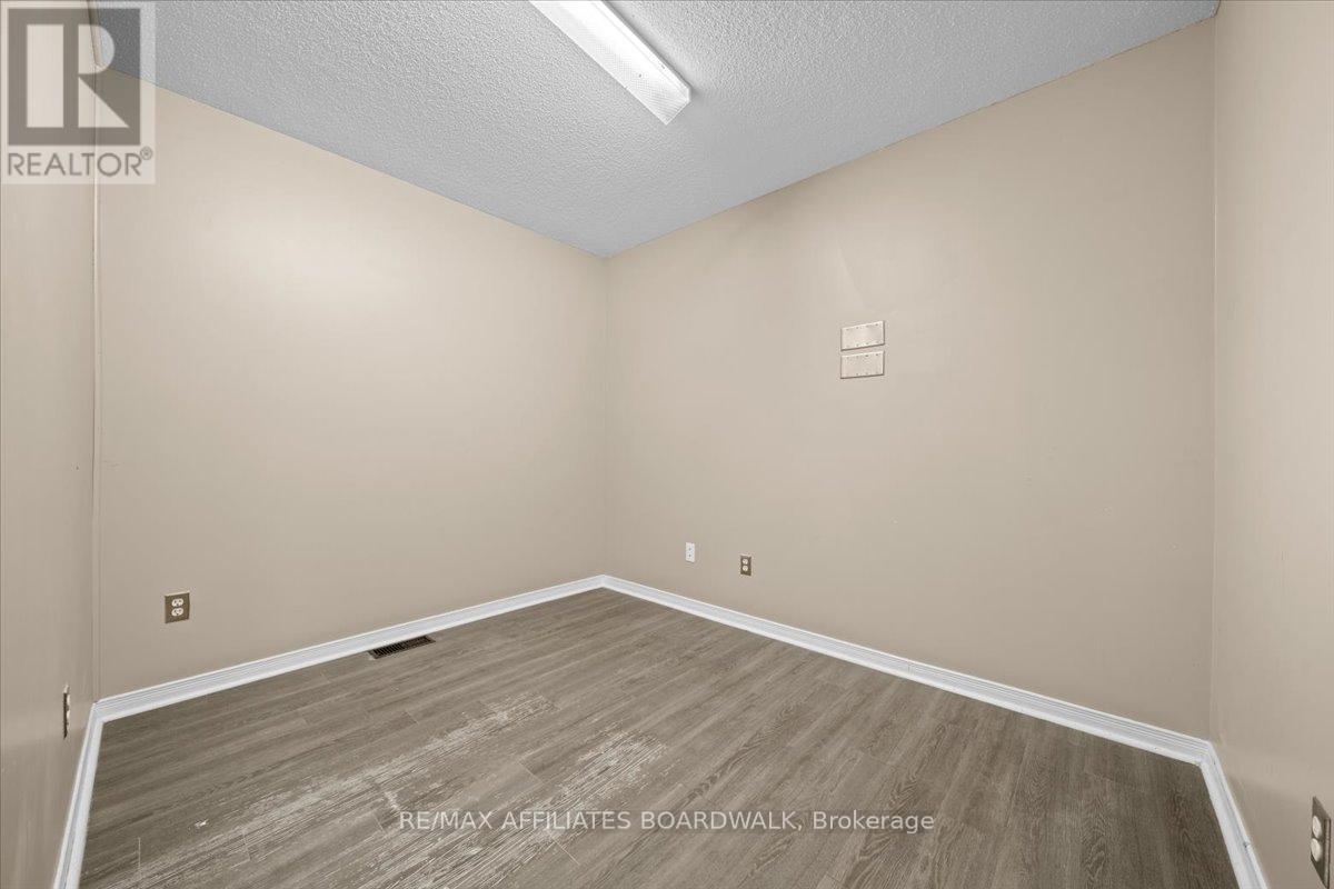 3360 Wilhaven Drive, Ottawa, Ontario  K4C 1K4 - Photo 16 - X12105468