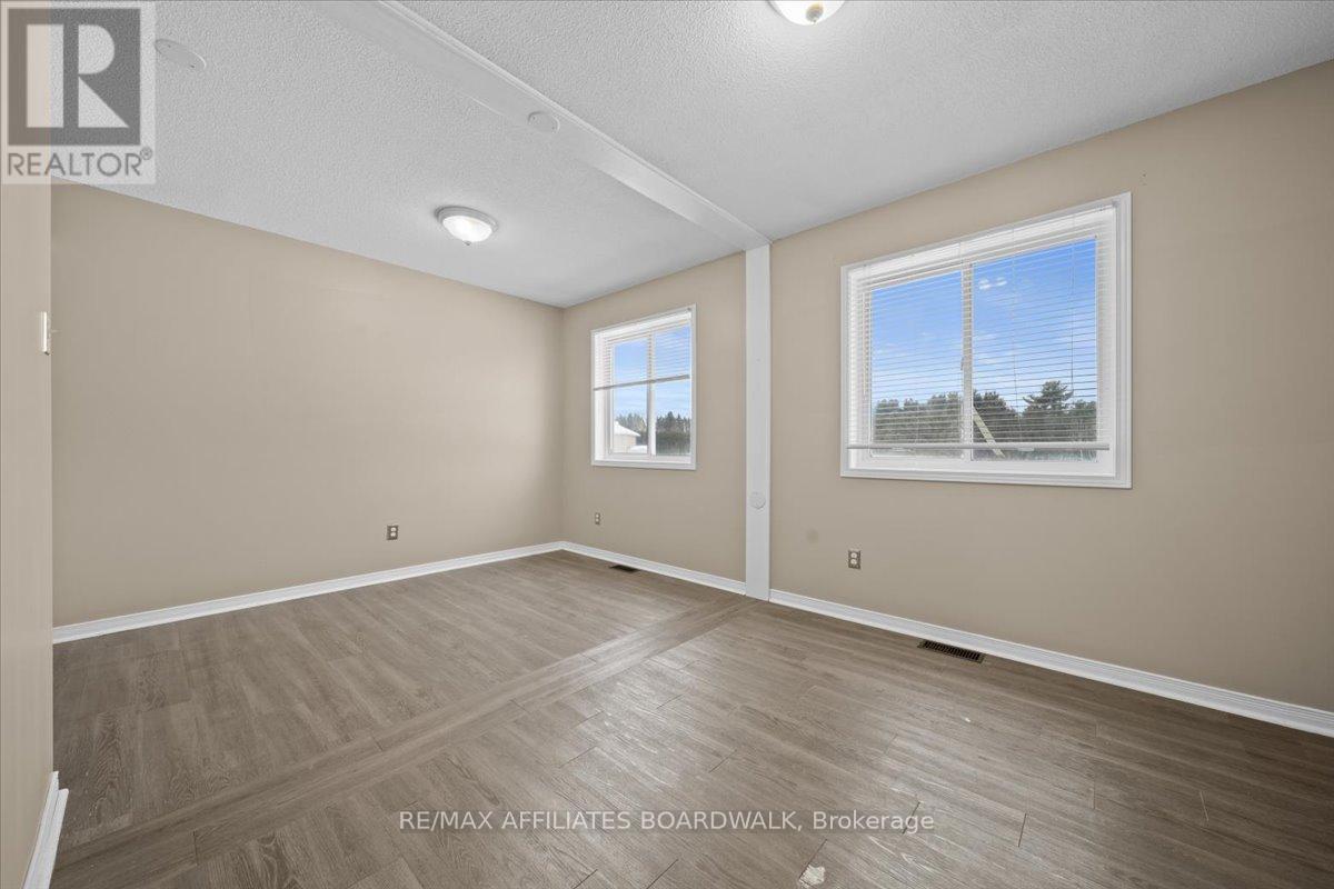 3360 Wilhaven Drive, Ottawa, Ontario  K4C 1K4 - Photo 19 - X12105468