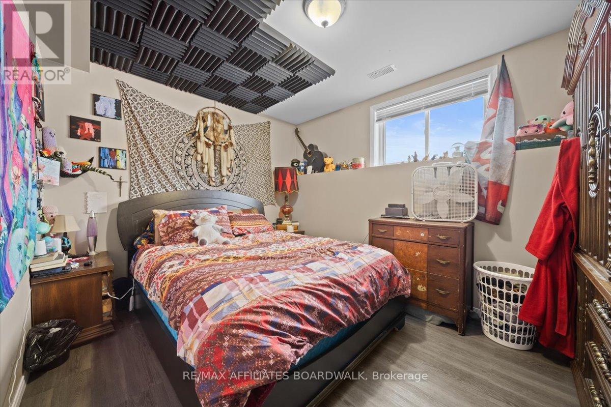 3360 Wilhaven Drive, Ottawa, Ontario  K4C 1K4 - Photo 34 - X12105468