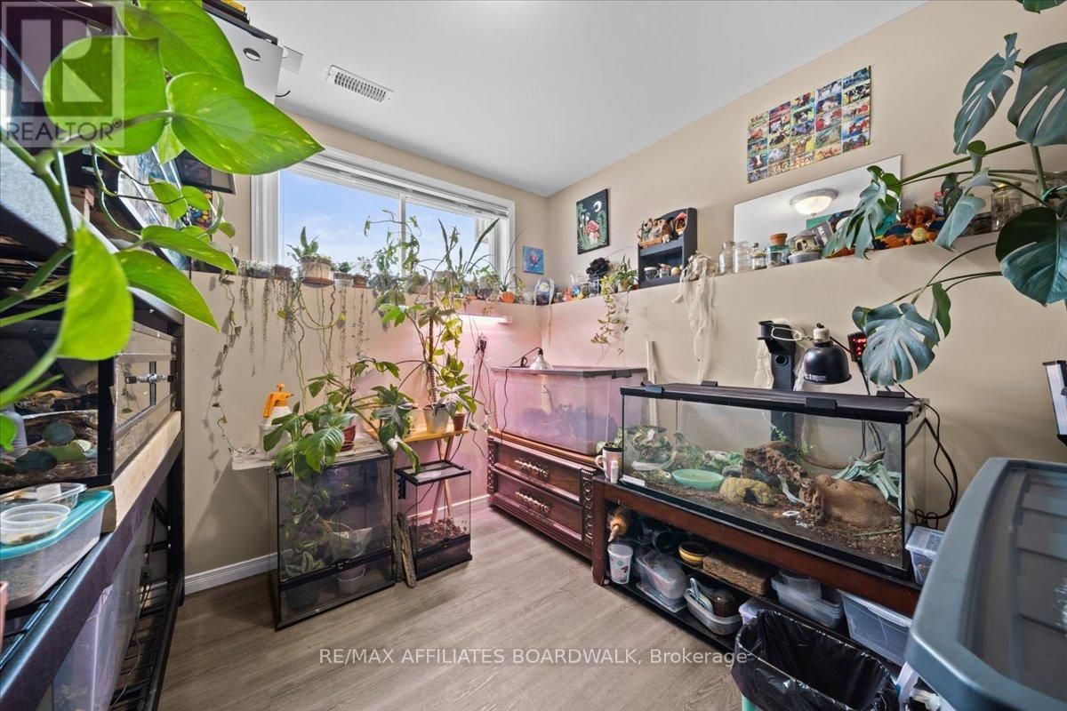 3360 Wilhaven Drive, Ottawa, Ontario  K4C 1K4 - Photo 35 - X12105468