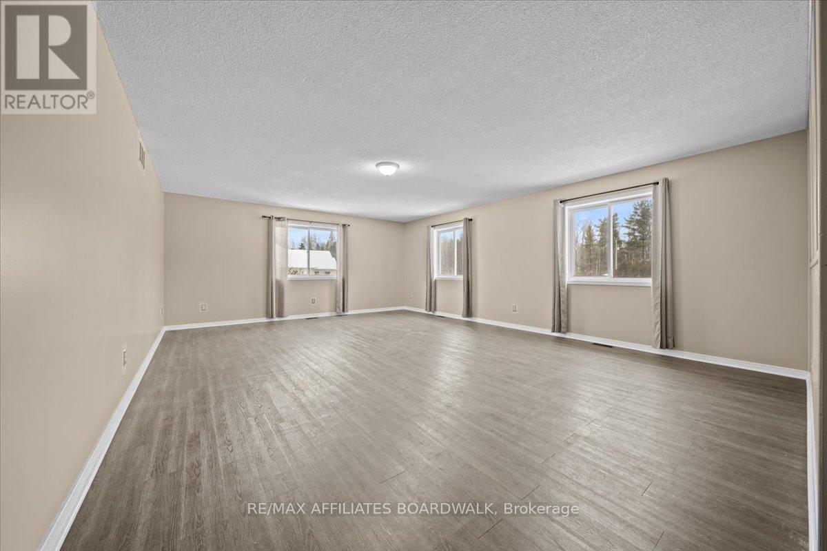 3360 Wilhaven Drive, Ottawa, Ontario  K4C 1K4 - Photo 9 - X12105468