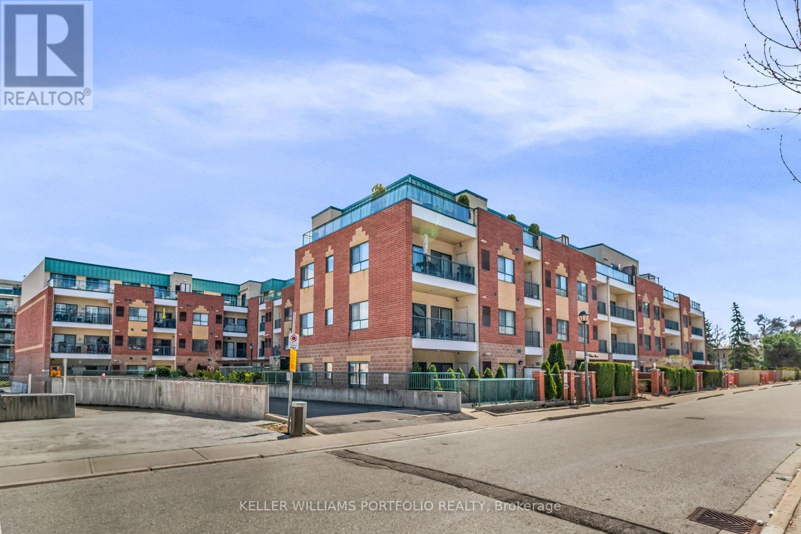 Property at 222 - 33 WALLACE STREET W image 2