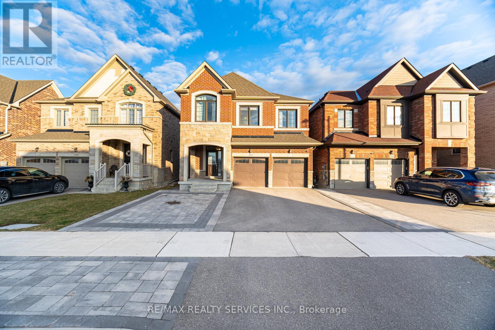 Property at 132 MEADOW VISTA CRESCENT image 3