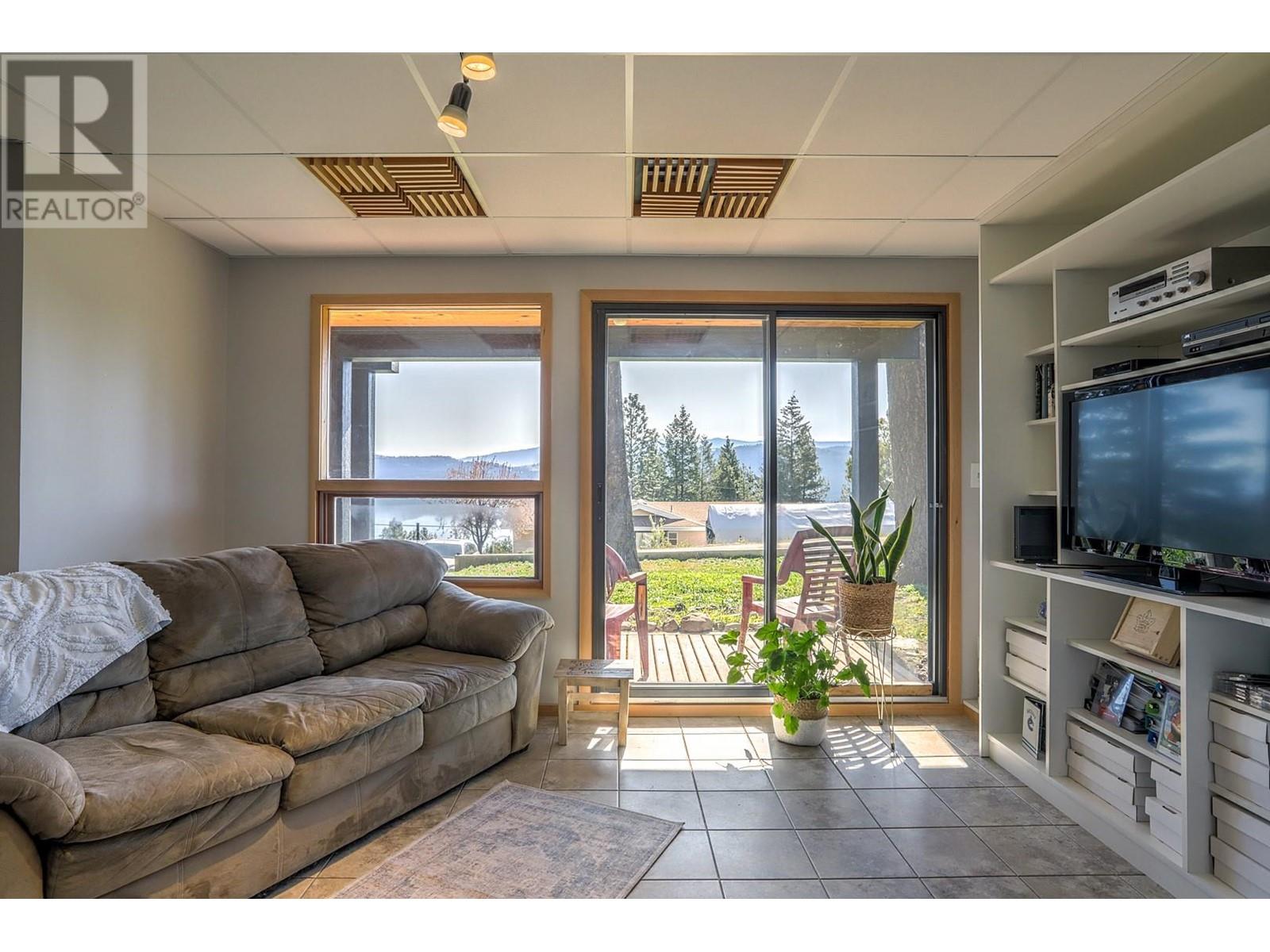 Property at 22 Valley Drive image 4