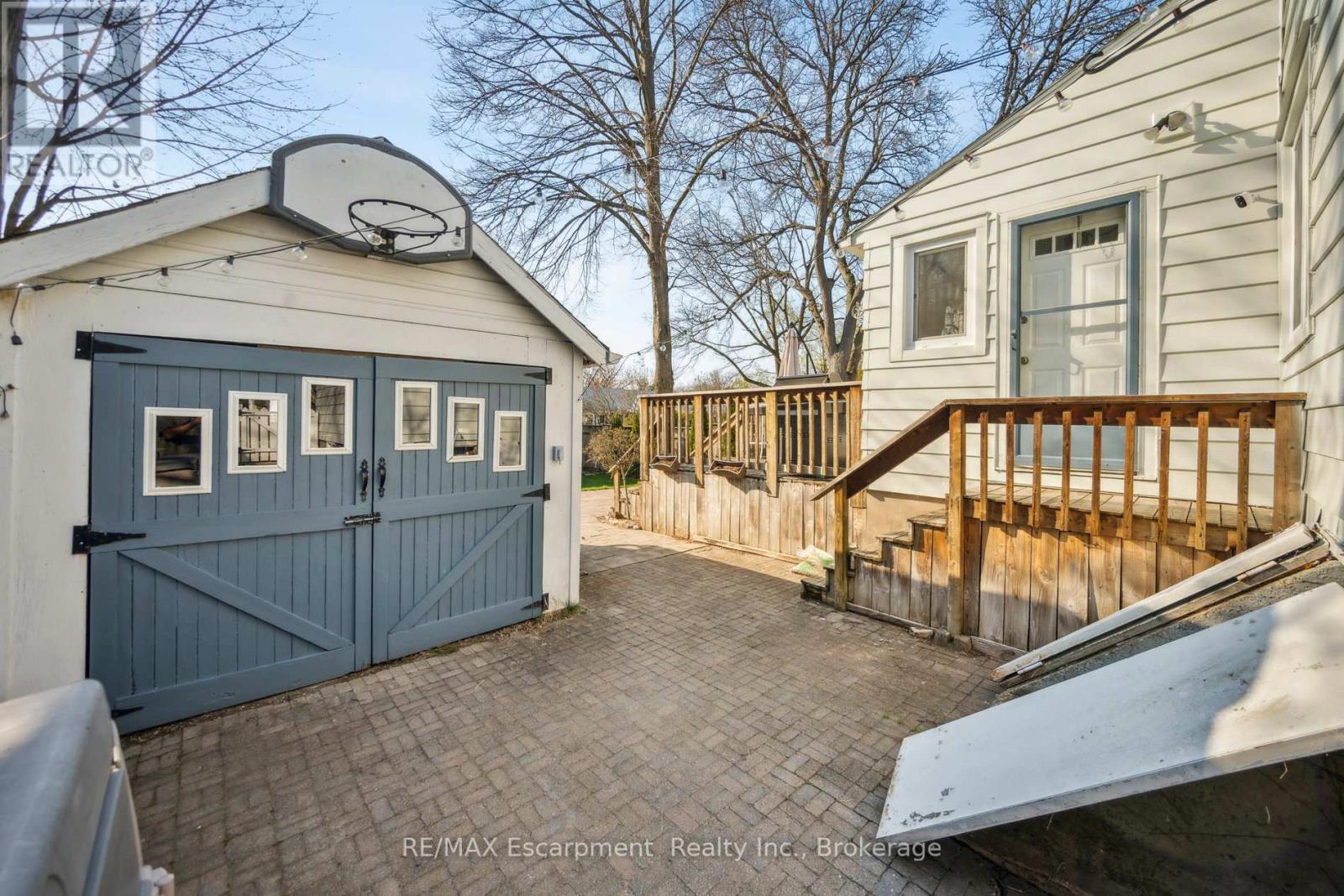24 Robinson Street S, Grimsby, Ontario  L3M 3C4 - Photo 30 - X12029522