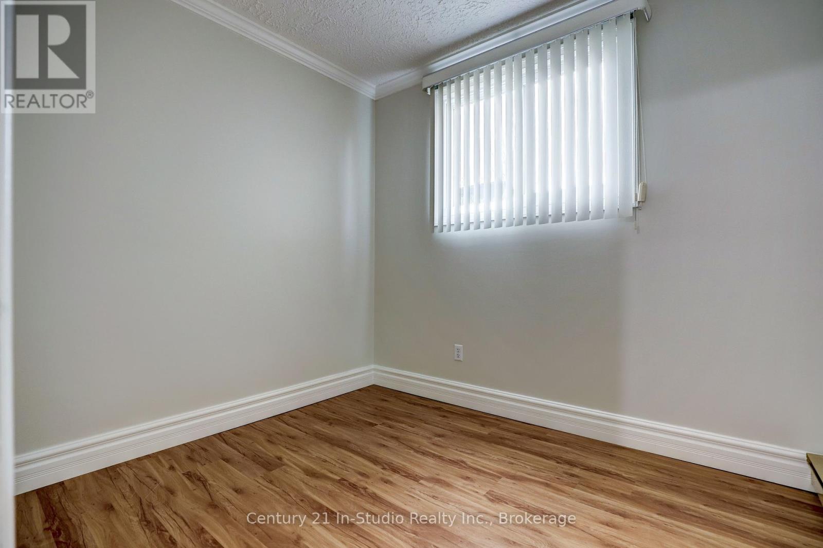 115 - 229 Adelaide Street, Saugeen Shores, Ontario  N0H 2L0 - Photo 18 - X12105528