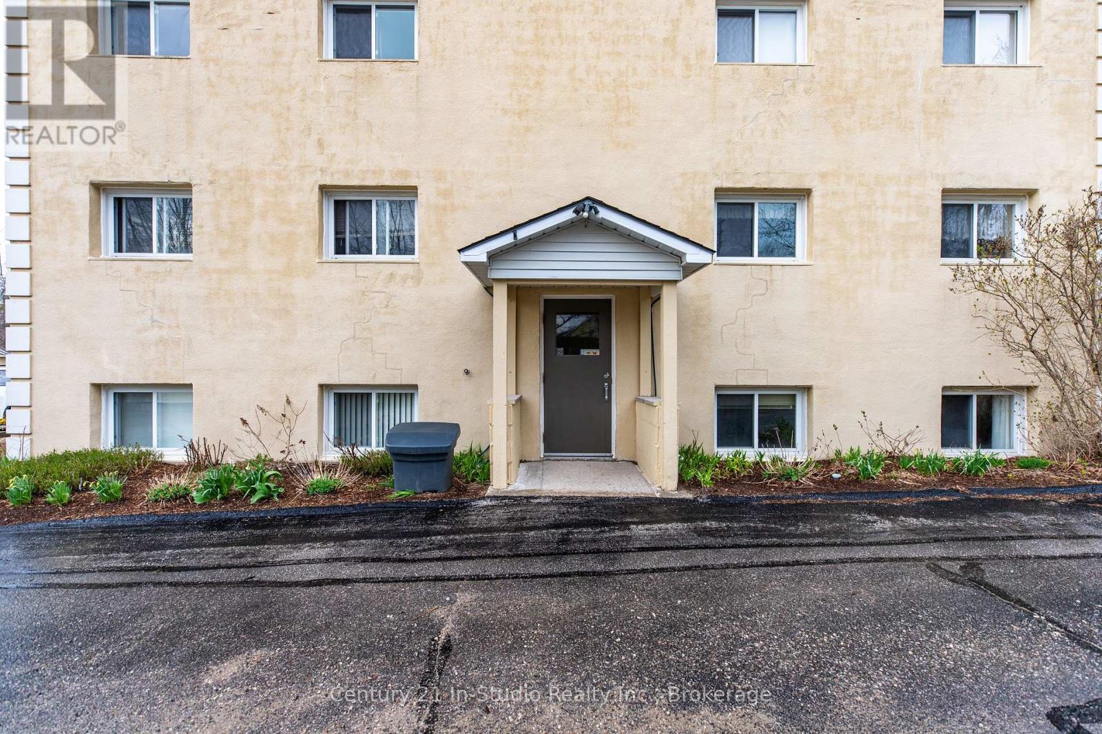 115 - 229 Adelaide Street, Saugeen Shores, Ontario  N0H 2L0 - Photo 23 - X12105528