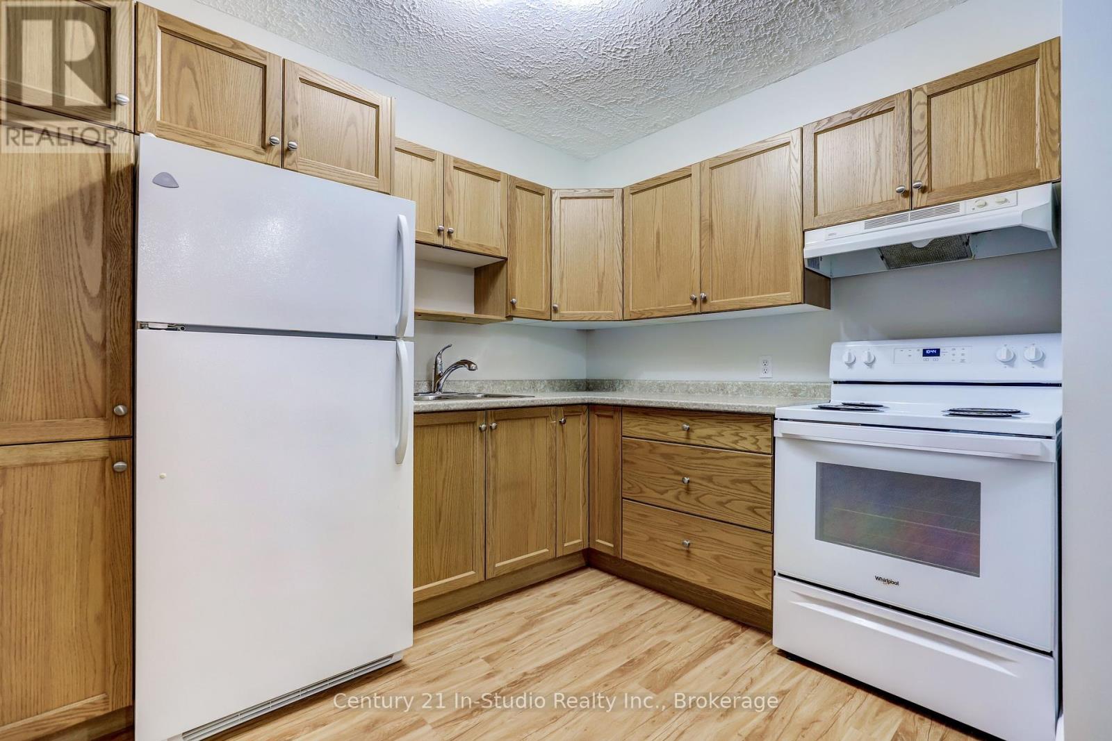 115 - 229 Adelaide Street, Saugeen Shores, Ontario  N0H 2L0 - Photo 8 - X12105528
