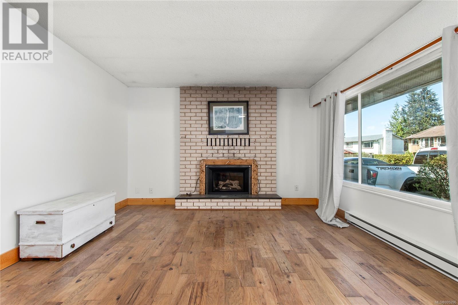 Property at 1860 Cranberry Cir image 2