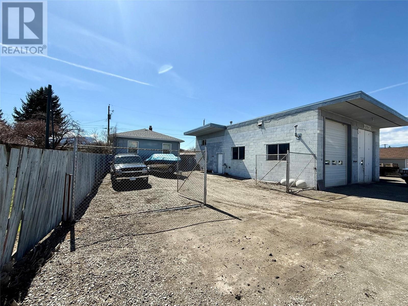Property at 1418 5 Street N image 1
