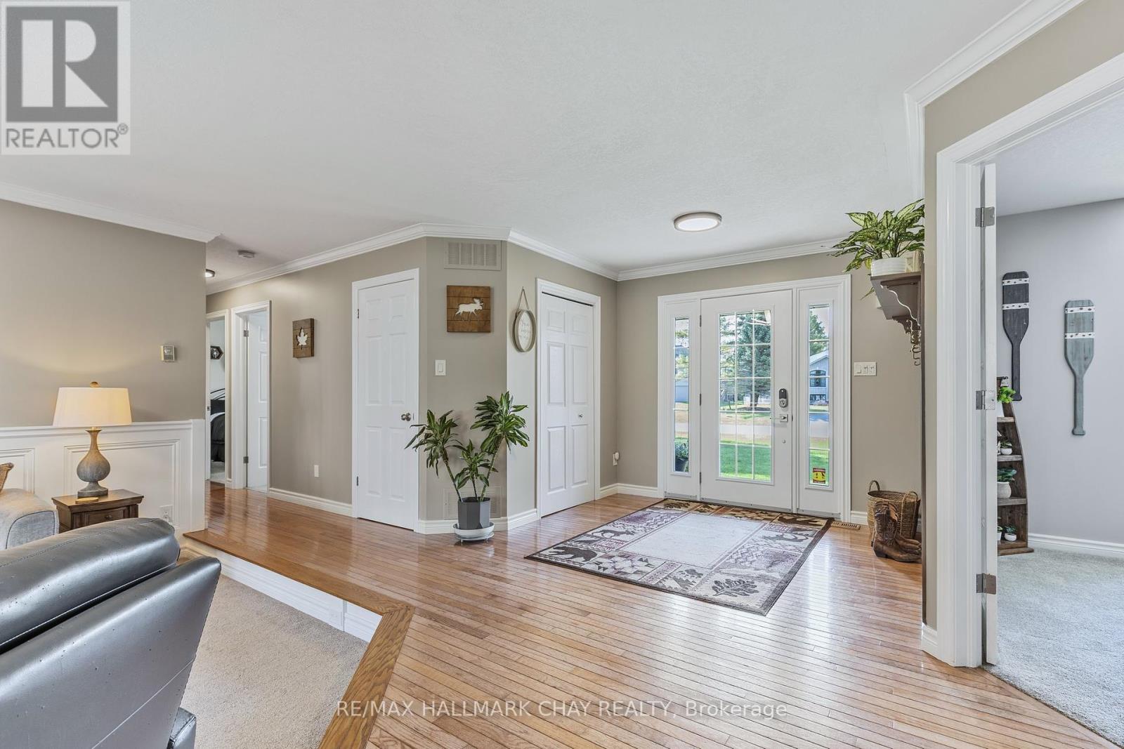 Property at 8 PENNY LANE image 4