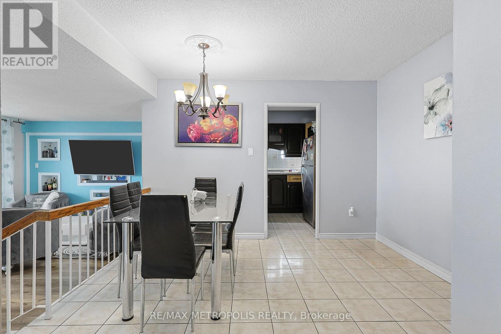 902 - 5 San Romano Way, Toronto, Ontario  M3N 2Y4 - Photo 6 - W12105532