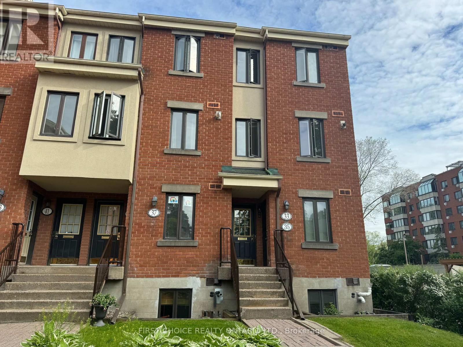 Property at 33 CRISPIN PRIVATE image 3