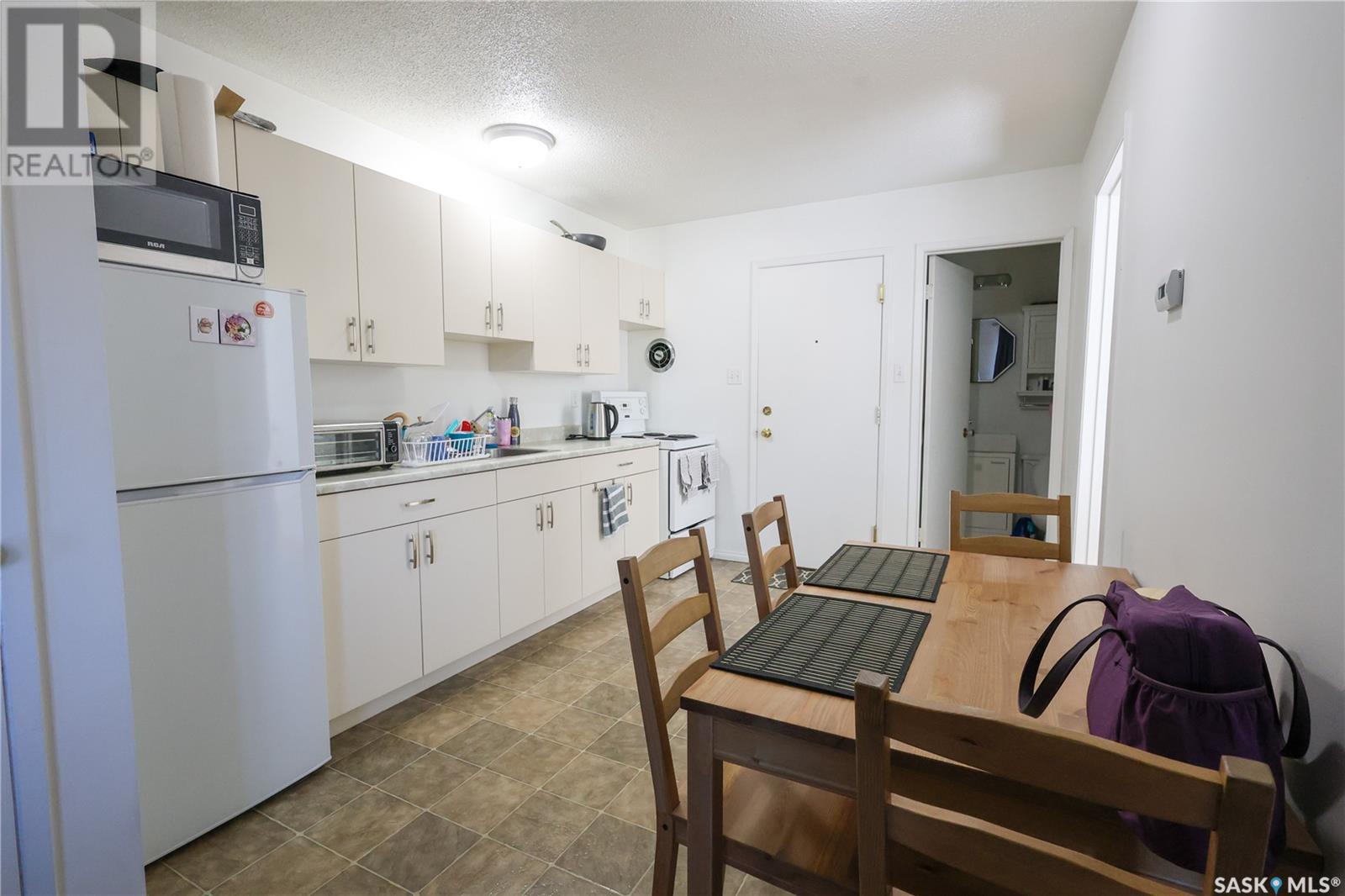 Property at 533 27th STREET E image 5