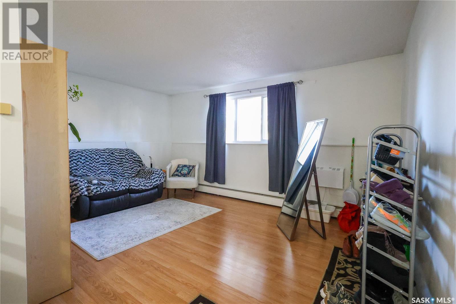 Property at 533 27th STREET E image 3
