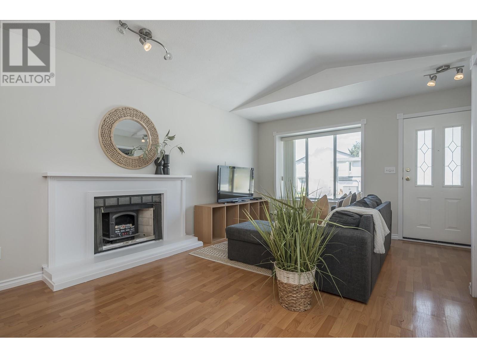 Property at 20294 116B AVENUE image 4