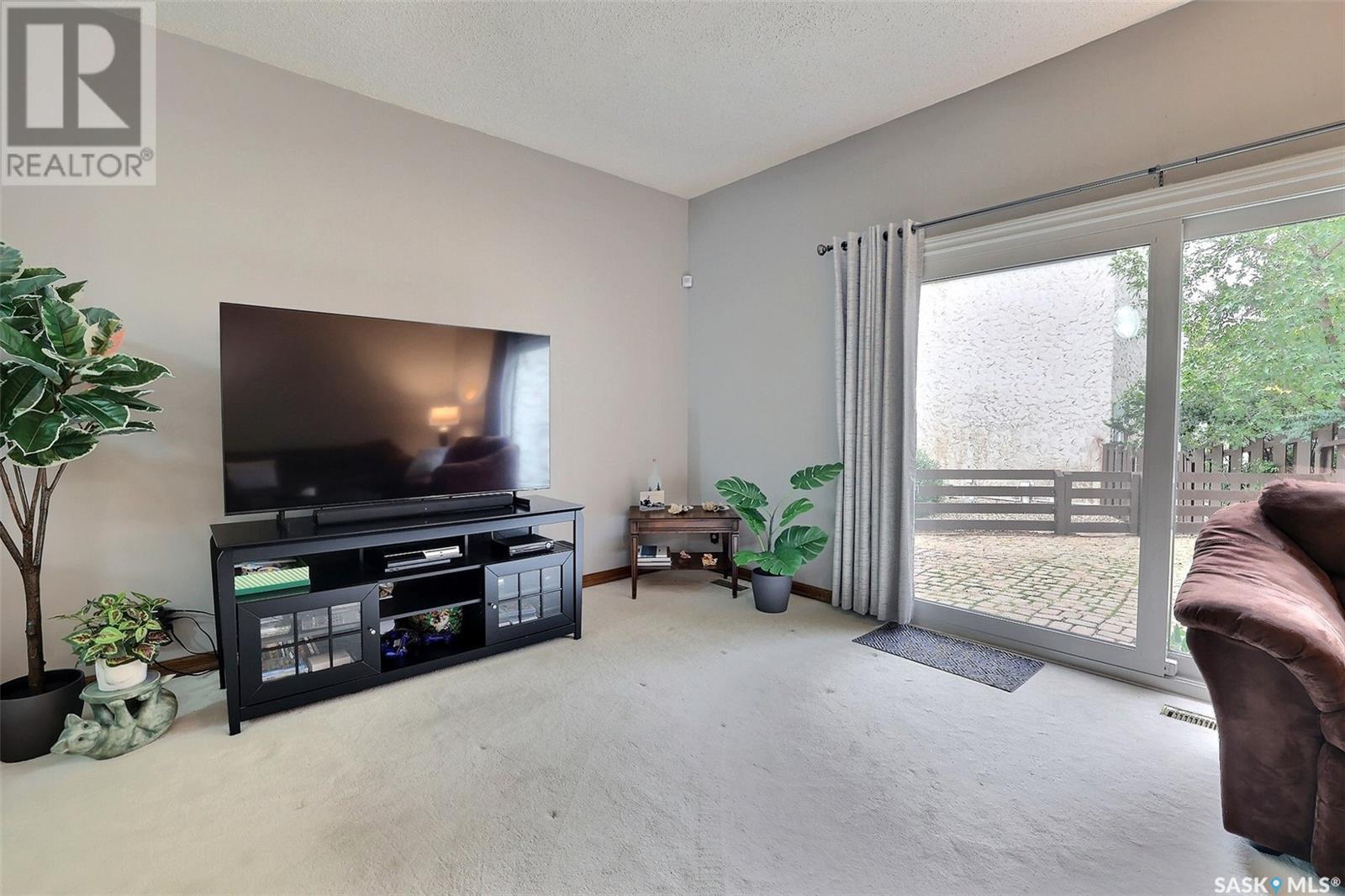 47 Laverendrye Way, Regina, Saskatchewan  S4S 5Z6 - Photo 4 - SK992437