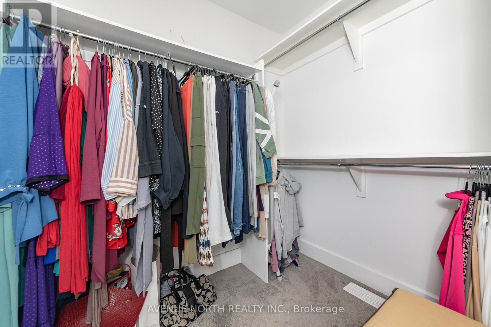 736 Fiddlehead Street, Ottawa, Ontario  K1T 0L3 - Photo 32 - X12105625