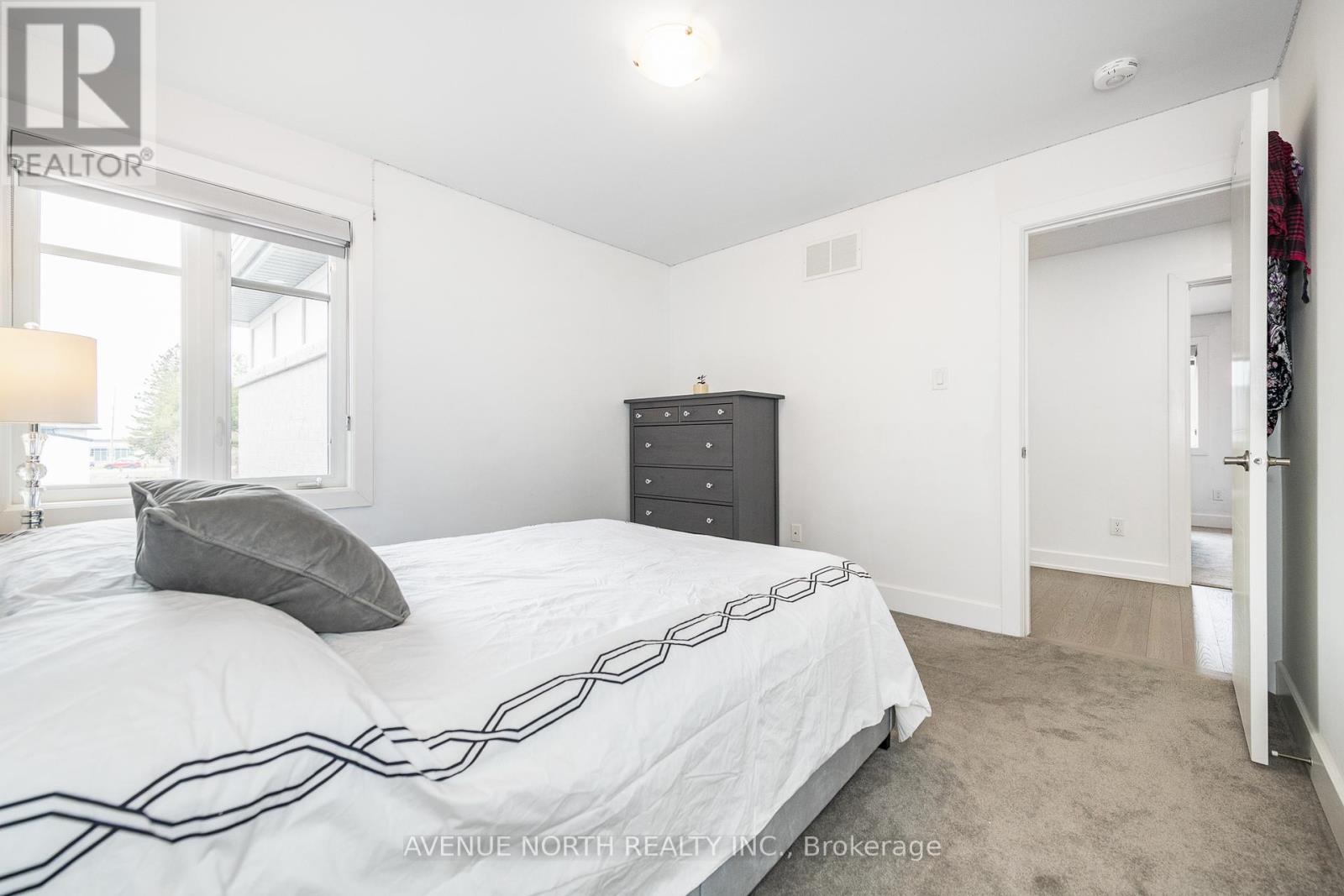 736 Fiddlehead Street, Ottawa, Ontario  K1T 0L3 - Photo 34 - X12105625