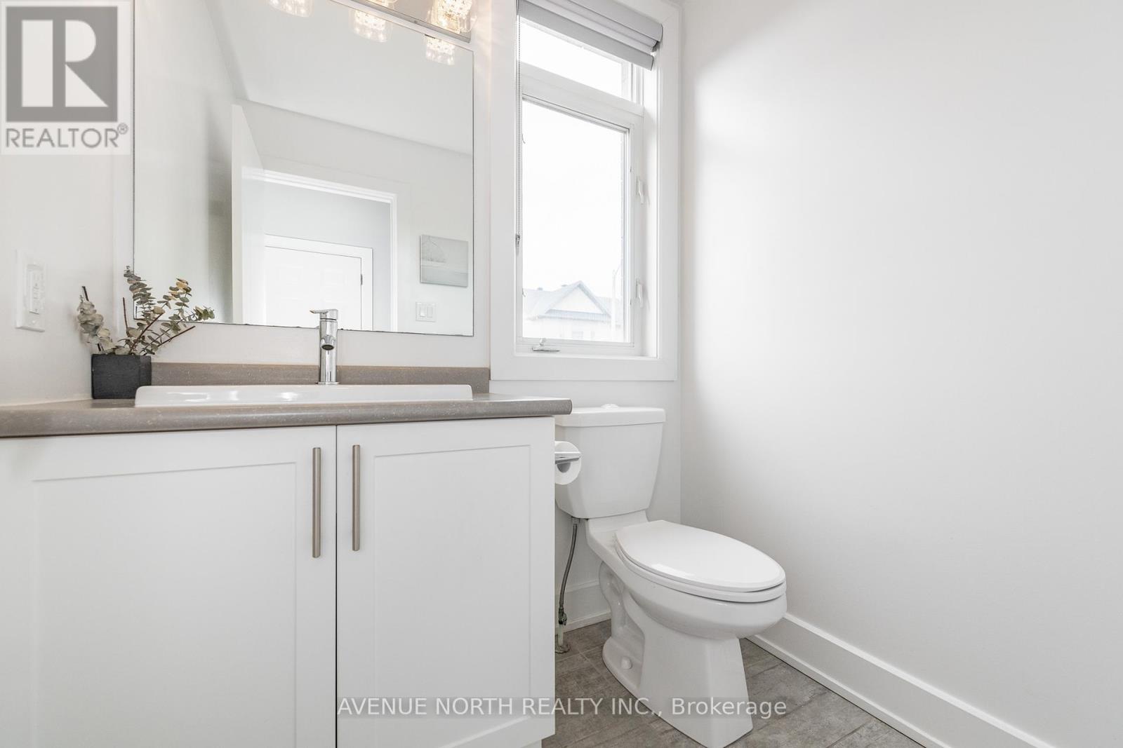 Property at 736 FIDDLEHEAD STREET image 4