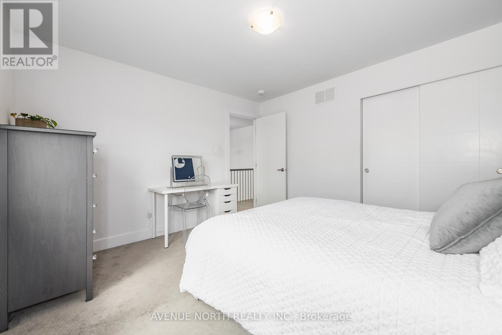 736 Fiddlehead Street, Ottawa, Ontario  K1T 0L3 - Photo 41 - X12105625